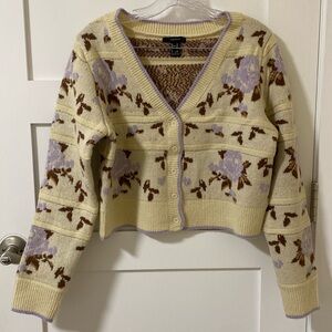Forever 21 Thick Warm Button Up Floral Cardigan Cropped Sweater XS